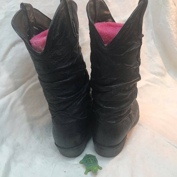 Black textured cowgirl boots size 7 1/2 D - Picture 3 of 4